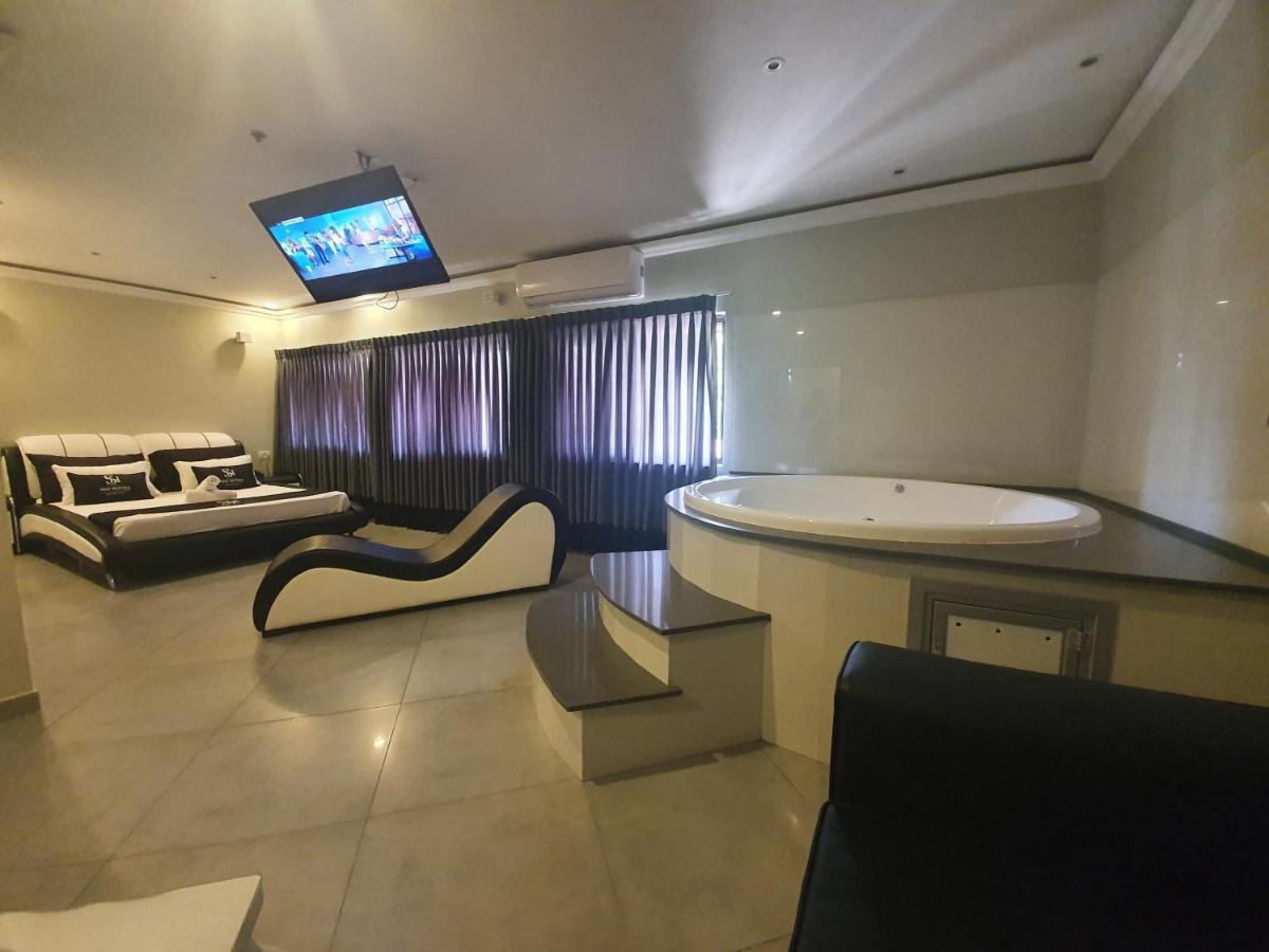 Spat Business Holon Esterno foto